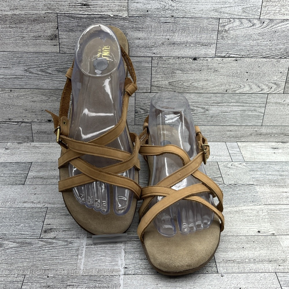 GH Bass SunJuns Sharon Strappy Tan Leather Sandals Flip Flops Women Size 11N
